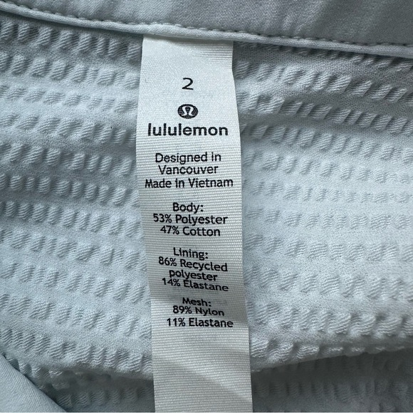 Lululemon woman’s light weight jacket - Picture 8 of 12
